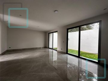 CASA EN VENTA COLONIA LOS CRISTALES ZONA CARRETERA NACIONAL MONTERREY