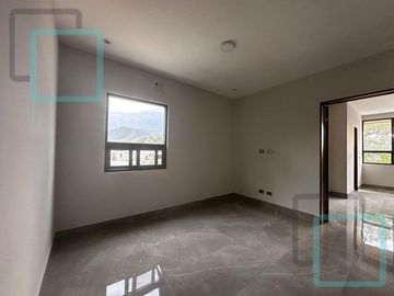 CASA EN VENTA COLONIA LOS CRISTALES ZONA CARRETERA NACIONAL MONTERREY
