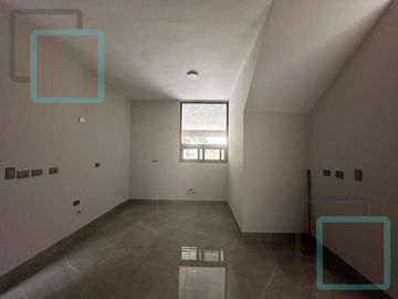 CASA EN VENTA COLONIA LOS CRISTALES ZONA CARRETERA NACIONAL MONTERREY