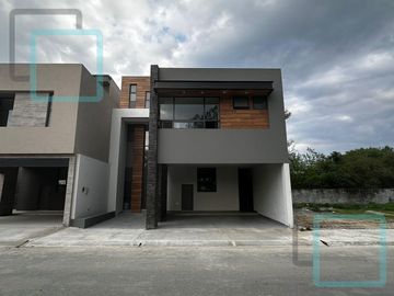 CASA EN VENTA COLONIA LOS CRISTALES ZONA CARRETERA NACIONAL MONTERREY