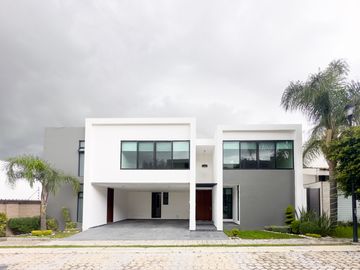 CASA EN  VENTA EN PARQUE POTOSÍ, ZONA LOMAS DE ANGELÓPOLIS III