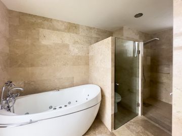 CASA EN  VENTA EN PARQUE POTOSÍ, ZONA LOMAS DE ANGELÓPOLIS III