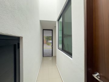 CASA EN  VENTA EN PARQUE POTOSÍ, ZONA LOMAS DE ANGELÓPOLIS III