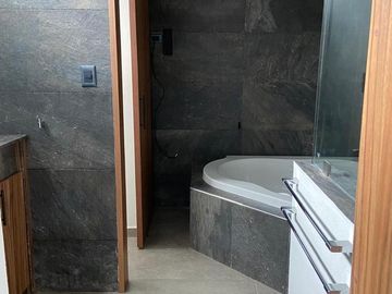 Casa en  venta con 4 recamaras en Morillotla a 2 min de UDLAP
