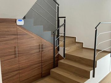 Casa en  venta con 4 recamaras en Morillotla a 2 min de UDLAP