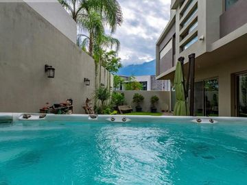 CASA EN VENTA LA JOYA RESIDENCIAL por el uro MONTERREY