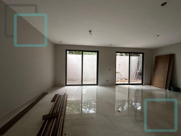 CASA EN VENTA COLONIA LOS CRISTALES ZONA CARRETERA NACIONAL MONTERREY