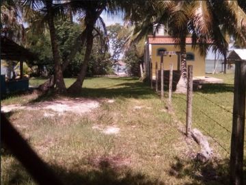 CASA ENFRENTE DE LA BAHIA DE CHETUMAL