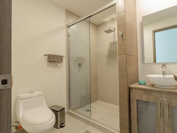 DEPARTAMENTOS EN VENTA EN TORRE CRUZ DEL SUR, BOULEVARD FORJADORES, CENTRO COMERCIAL CRUZ DEL SUR.