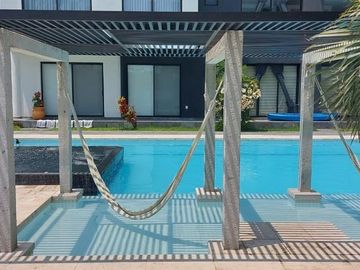 MAROMA RESIDENCIAL, Penthouse en VENTA de 2 recamaras, family room y roof