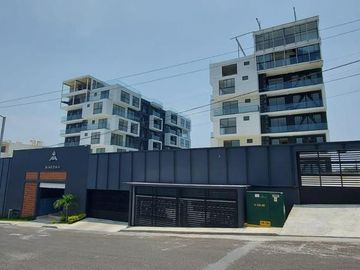 MAROMA RESIDENCIAL, Penthouse en VENTA de 2 recamaras, family room y roof