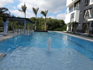 MAROMA RESIDENCIAL, Penthouse en VENTA de 2 recamaras, family room y roof