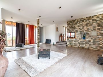 Casa en Parcela con acceso Controlado