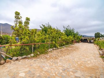 Casa en Parcela con acceso Controlado
