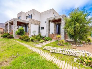 Casa en Parcela con acceso Controlado