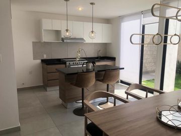 Casa con recamara en PB y roof