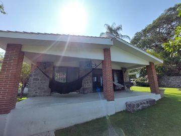 CASA EN LAS FINCAS