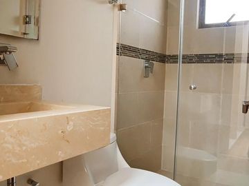 Venta de Casa Fracc. Pedregal del Bosque, Calimaya  URGE  POR CAMBIO DE RESIDENCIA BAJA DE PRECIO