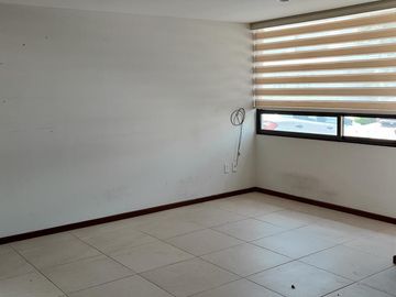 Venta de Casa Fracc. Pedregal del Bosque, Calimaya  URGE  POR CAMBIO DE RESIDENCIA BAJA DE PRECIO