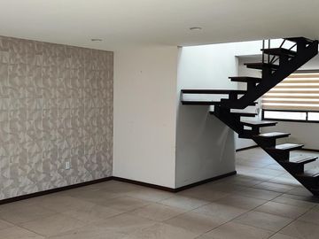 Venta de Casa Fracc. Pedregal del Bosque, Calimaya  URGE  POR CAMBIO DE RESIDENCIA BAJA DE PRECIO