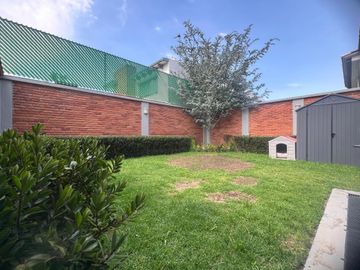 Venta de Casa Fracc. Pedregal del Bosque, Calimaya  URGE  POR CAMBIO DE RESIDENCIA BAJA DE PRECIO