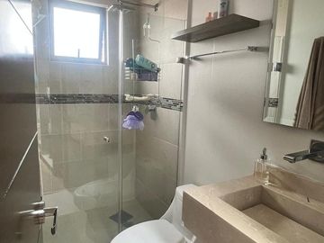 Venta de Casa Fracc. Pedregal del Bosque, Calimaya  URGE  POR CAMBIO DE RESIDENCIA BAJA DE PRECIO