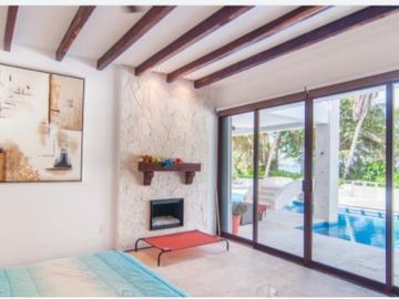 PRECIOSA CASA EN AKUMAL FRENTE AL MAR!
