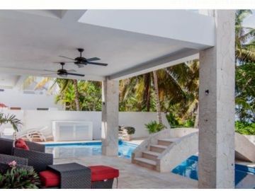 PRECIOSA CASA EN AKUMAL FRENTE AL MAR!
