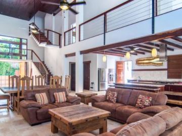PRECIOSA CASA EN AKUMAL FRENTE AL MAR!