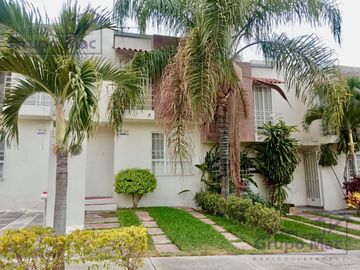 Casa Venta en Residencial Los Laureles, Xochitepec, Morelos