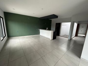 REAL MANDINGA, Casa en VENTA de UNA PLANTA, 2 recamaras, jardin interior y patio trasero