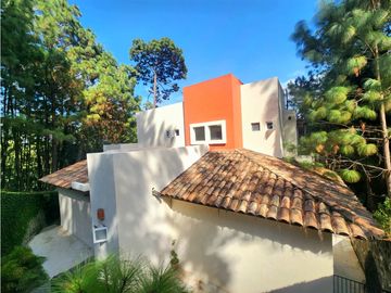 Venta de casa en condominio en Avándaro Valle de Bravo