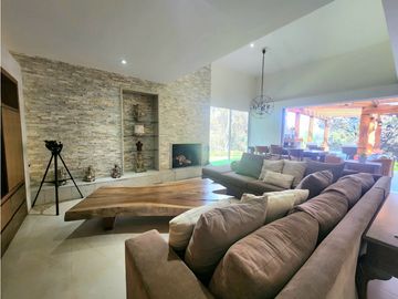 Venta de casa en condominio en Avándaro Valle de Bravo