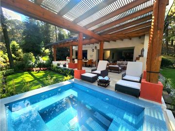 Venta de casa en condominio en Avándaro Valle de Bravo