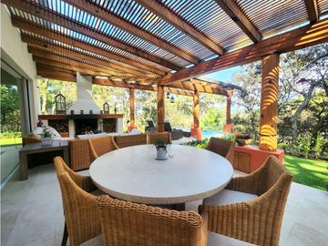 Venta de casa en condominio en Avándaro Valle de Bravo
