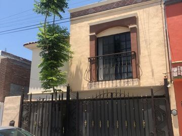 Casa - Fraccionamiento Gustavo Diaz Ordaz