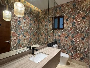 Casa en venta de 4 recámaras en privada con amenidades en Santa Gertrudis Copo, Mérida.