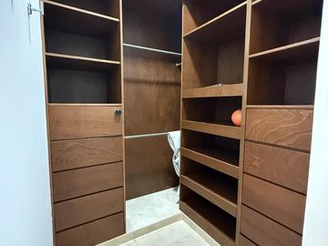 Casa en venta de 4 recámaras en privada con amenidades en Santa Gertrudis Copo, Mérida.