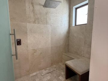Casa en venta de 4 recámaras en privada con amenidades en Santa Gertrudis Copo, Mérida.