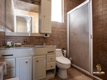 Casa en venta en Arboledas de San Ignacio, con cuatro habitaciones