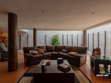 Casa en venta en Arboledas de San Ignacio, con cuatro habitaciones