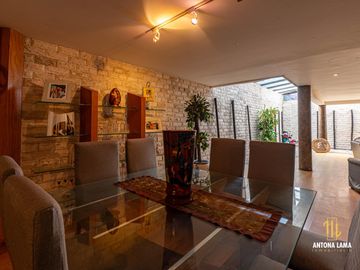 Casa en venta en Arboledas de San Ignacio, con cuatro habitaciones