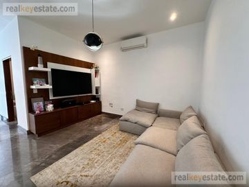 Casa en Venta en Monterrey, N. L., Fracc. La Joya Privada Residencial con alberca.