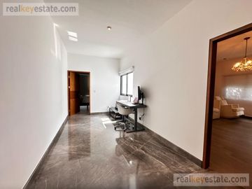 Casa en Venta en Monterrey, N. L., Fracc. La Joya Privada Residencial con alberca.