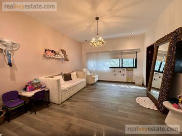 Casa en Venta en Monterrey, N. L., Fracc. La Joya Privada Residencial con alberca.