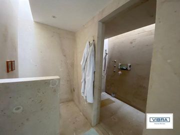 Magnífica residencia con alberca a la venta en las Lomas de Chapultepec, CDMX