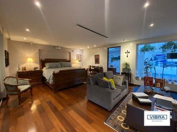Magnífica residencia con alberca a la venta en las Lomas de Chapultepec, CDMX