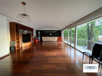 Magnífica residencia con alberca a la venta en las Lomas de Chapultepec, CDMX
