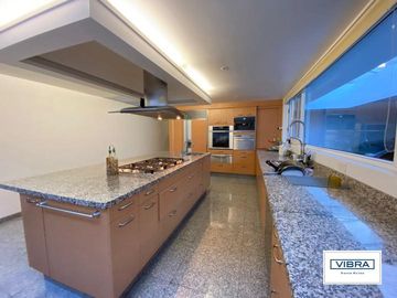 Magnífica residencia con alberca a la venta en las Lomas de Chapultepec, CDMX