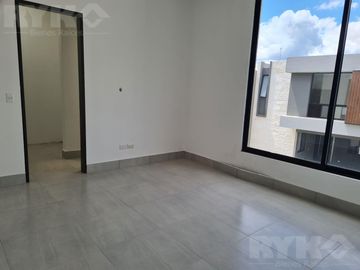 Casa - Fraccionamiento Altares Residencial